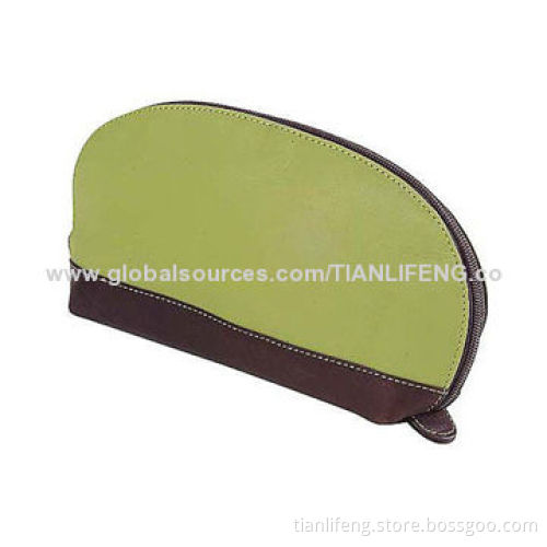 Accessory cosmetic bag with cafe trim